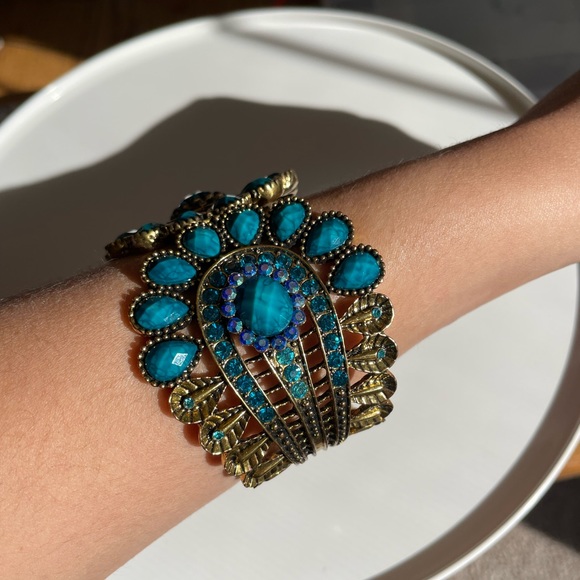 Turquoise and Gold Colored Bracelet - Picture 6 of 6